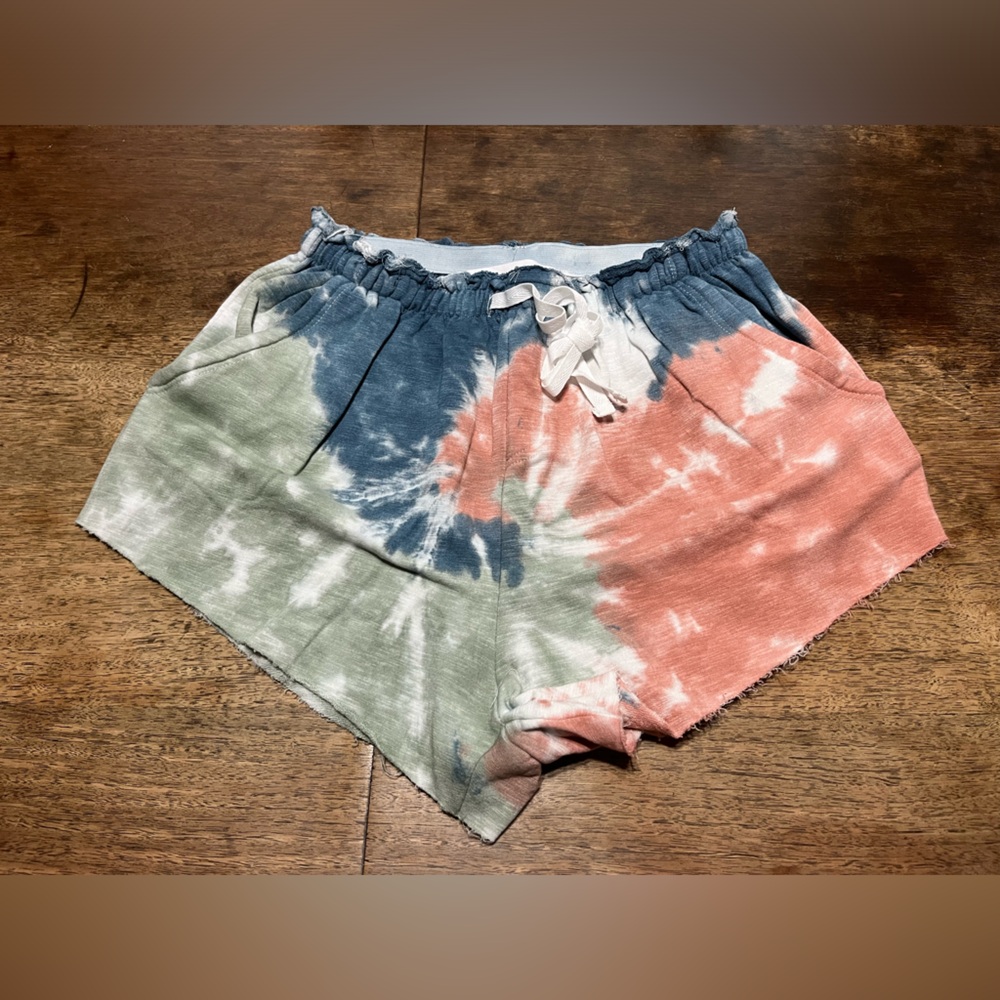 NWOT Olivaceous tie-dye shorts
